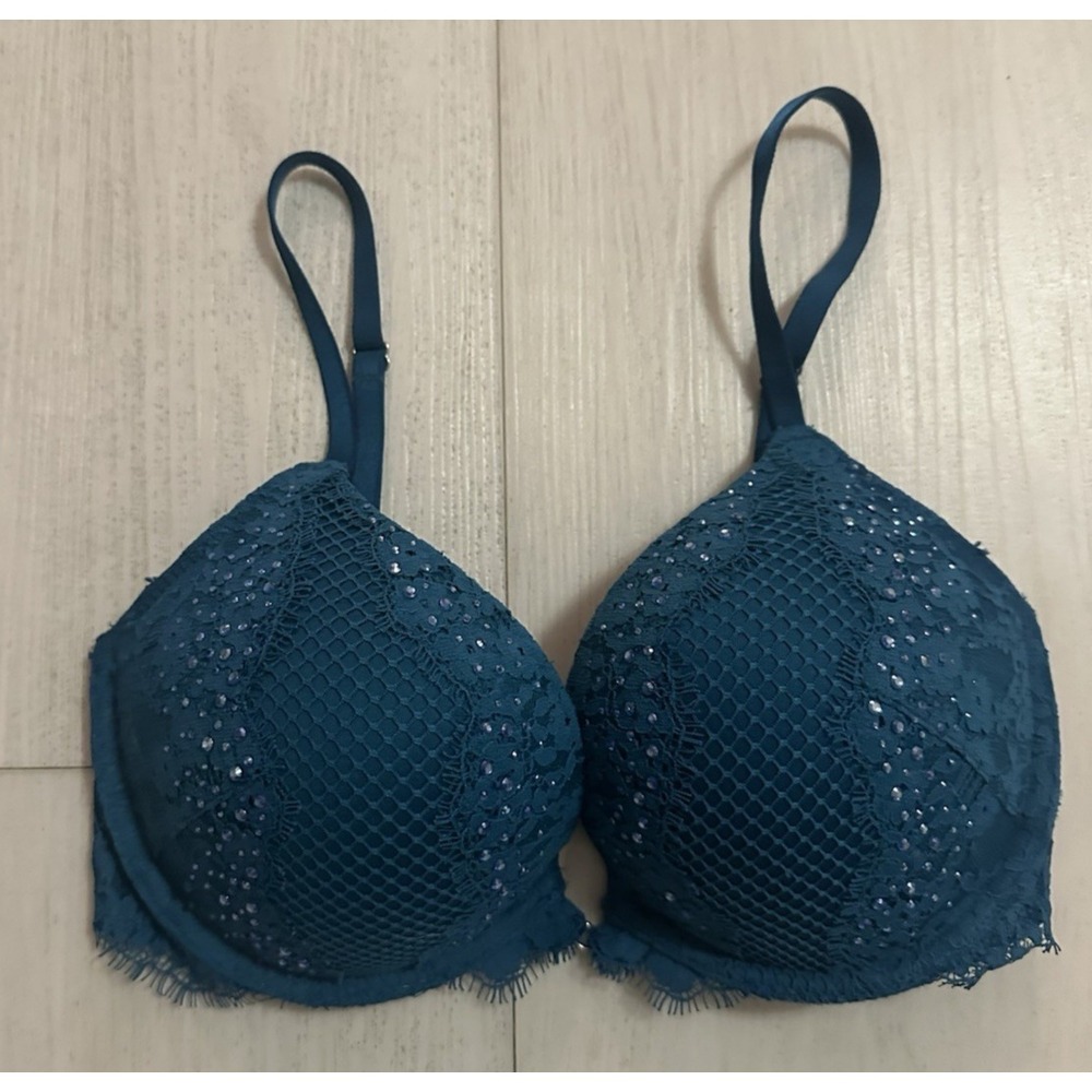 Victoria's Secret Bombshell Push-up Add 2 Cups Sz 32D Teal Lace Bling Rhinestone